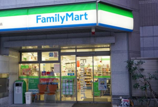 コンシェリア新橋(ファミリーマート新橋四丁目店)