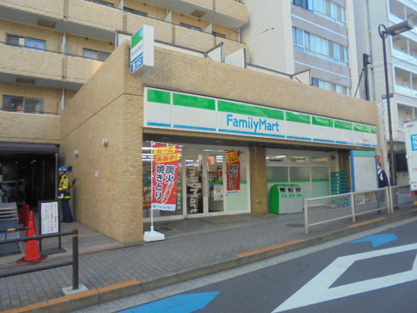 パティ－ナ三田台(ファミリーマート田町駅西口店)