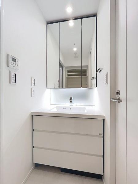 ＷＯＲＬＤ　ＴＯＷＥＲ　ＲＥＳＩＤＥＮＣＥ