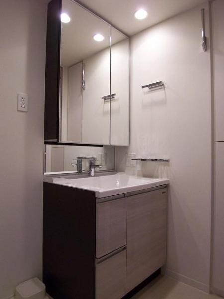 イニシアイオ西麻布(洗面台・洗面所)