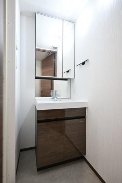 ＧＲＡＮＳＩＴＥ　ＮＡＫＡＭＥＧＵＲＯ