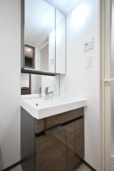 ＧＲＡＮＳＩＴＥ　ＮＡＫＡＭＥＧＵＲＯ