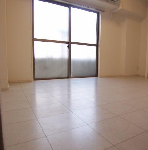 Ｔｅｒｒａｚｚａ　Ｅｓｔ