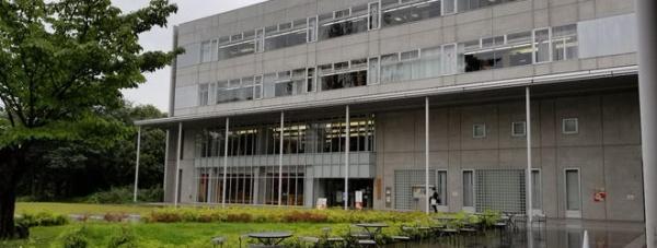 目黒青葉台グランドハイツ(東京大学駒場図書館)