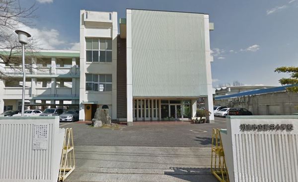 江南市草井町若草の倉庫(江南市立草井小学校)
