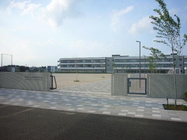 ヴィラソレイユ（メゾネット）(つくば市立学園の森義務教育学校)
