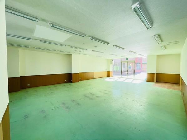 小山テナント