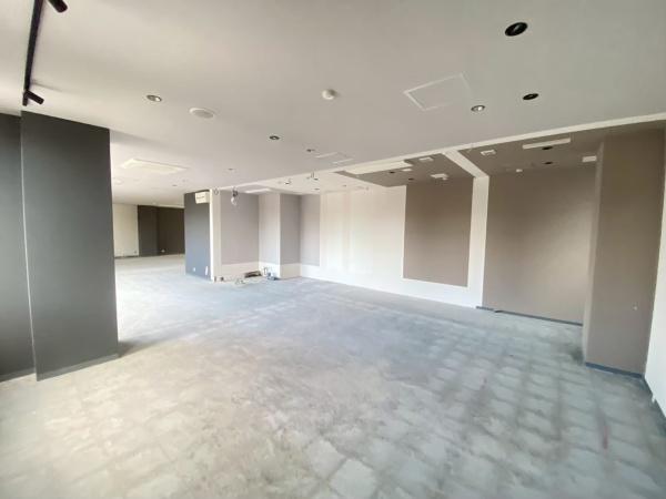 小山テナント