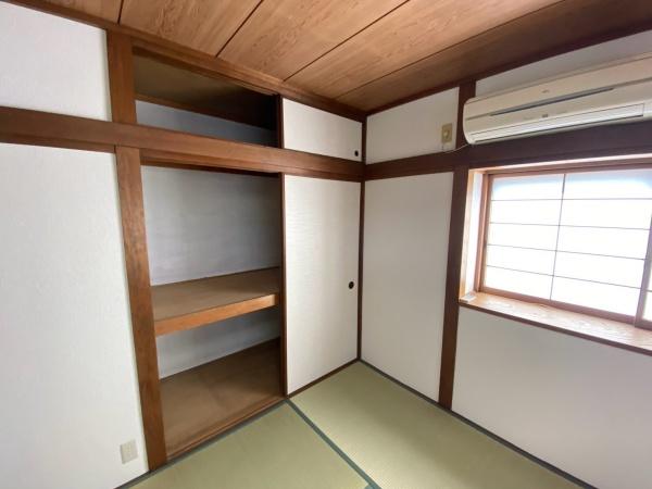 大塚野溝町貸家