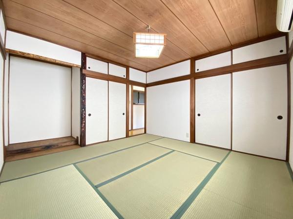 大塚野溝町貸家