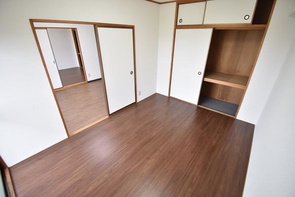 オウミ住宅ビル