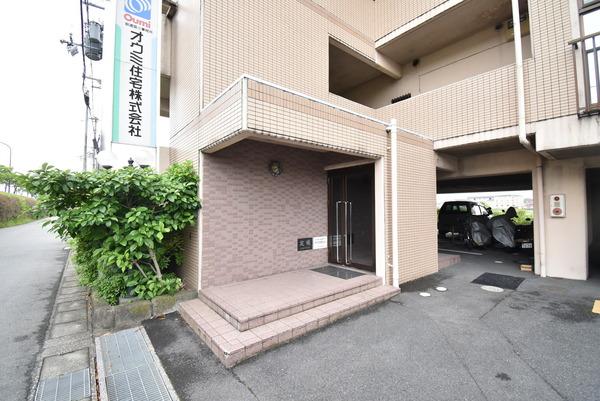 オウミ住宅ビル