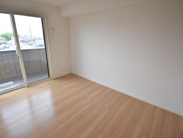 D-ROOM吉身