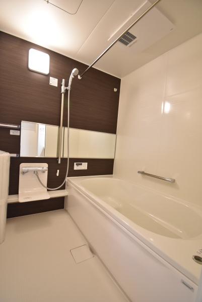 D-ROOM吉身