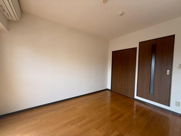 RoomsOoji