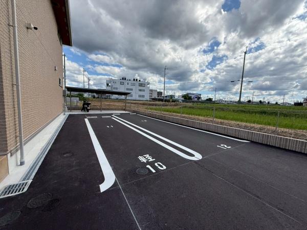 メゾン ソレイユ(駐車場)