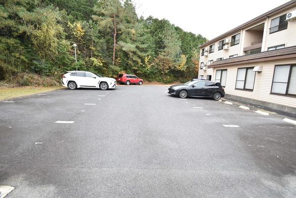 ハウゼ宮の森(駐車場)
