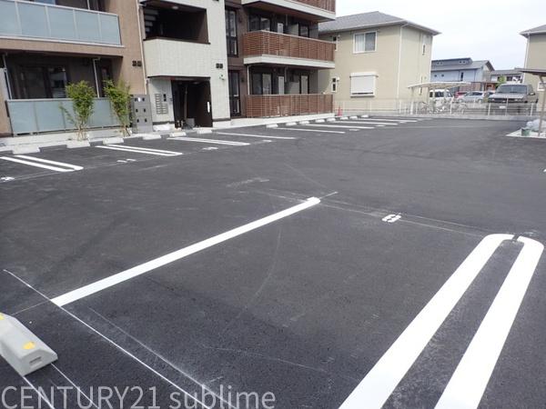 Eminence(駐車場)