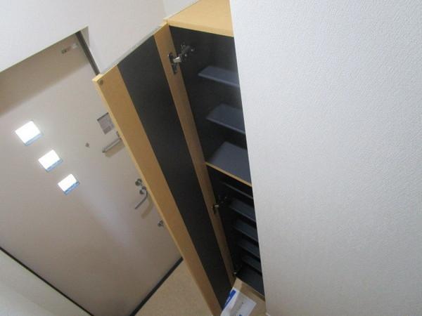 ウエストビレッジ(玄関)