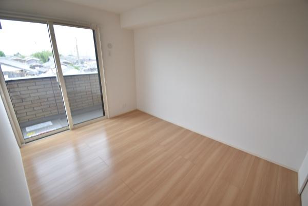 GL Plus HIGASHIYAGURA(バルコニー)