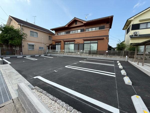 グランピア栗東(駐車場)