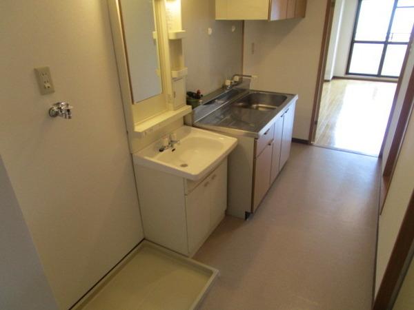 守山市勝部４丁目のマンション