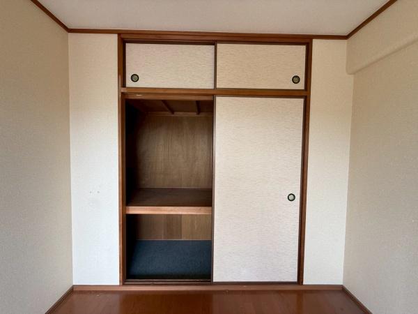 オウミ住宅ビル