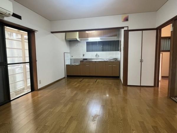 東草津2丁目テラスハウス