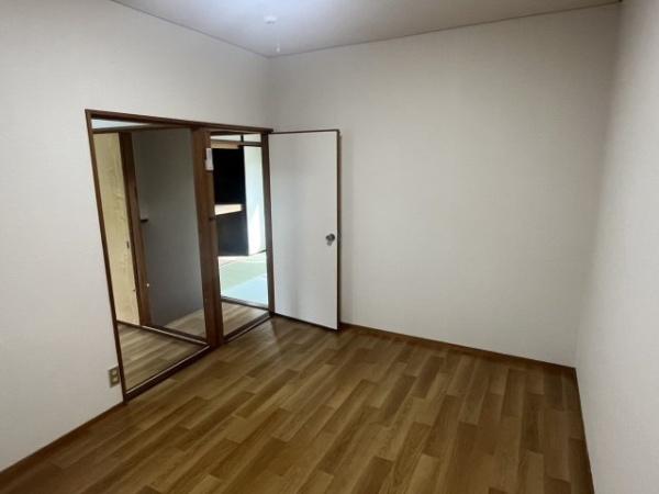 東草津2丁目テラスハウス