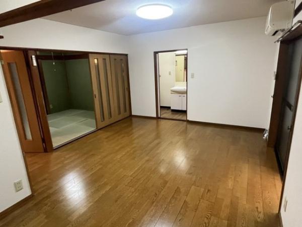 東草津2丁目テラスハウス
