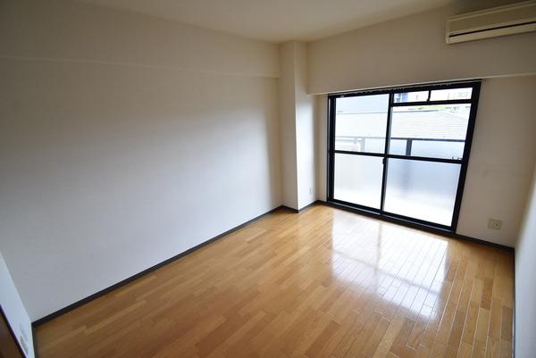 RoomsOoji