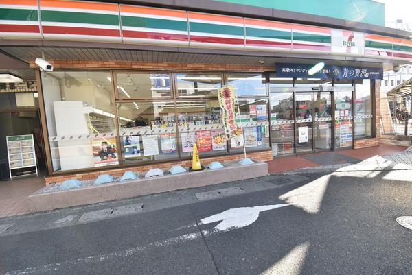 コンフォートヴィレッジ２(セブンイレブン瀬田駅前店)