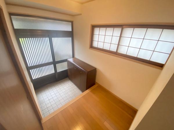 大江貸家(玄関)