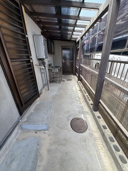 矢橋町貸家