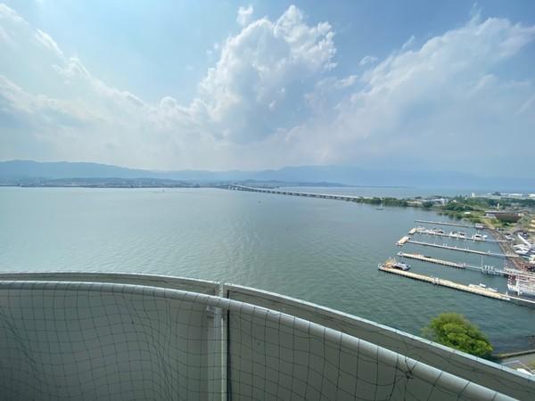 琵琶湖プラザ