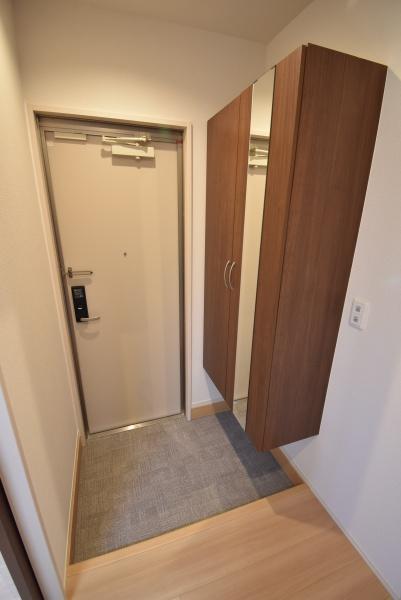 GL Plus HIGASHIYAGURA(玄関)