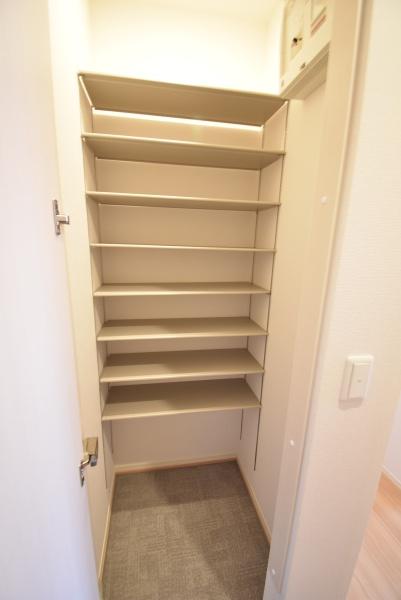 D-ROOM守山3丁目(玄関)