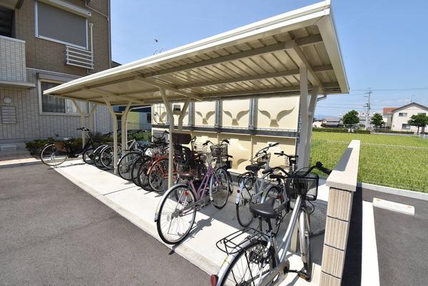 Ｃｏｚｙ　ｃｏｕｒｔ竹中