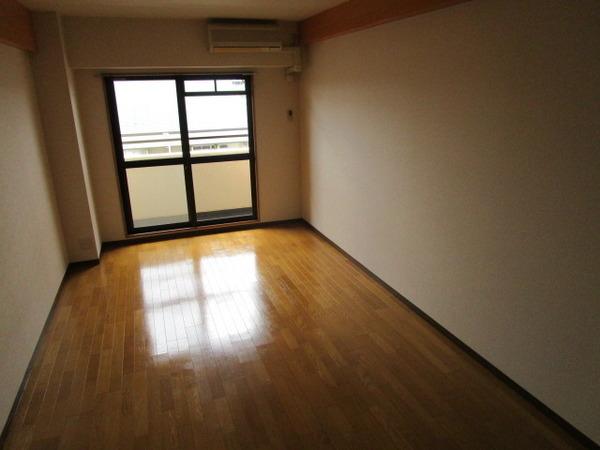 守山市勝部４丁目のマンション