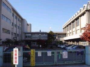 フレマリール若竹　南棟(草津市立草津第二小学校)