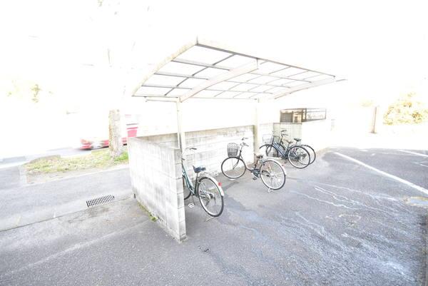 シャトル石山　A棟