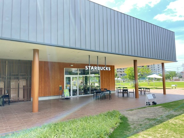 グレース大嘉(スターバックスコーヒーブランチ大津京店)