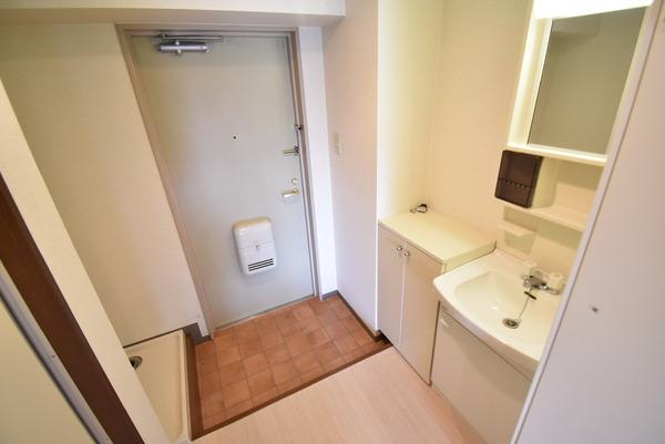 RoomsOoji