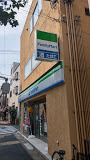 練馬区旭丘１丁目のマンション(ファミリーマート練馬旭丘一丁目店)