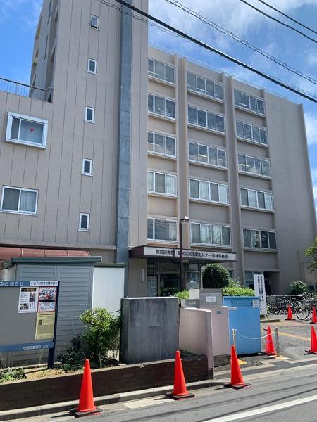 中野区白鷺3丁目のマンション(中野区立鷺宮図書館)