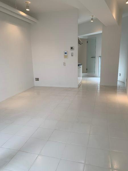 ラークスパ岡町