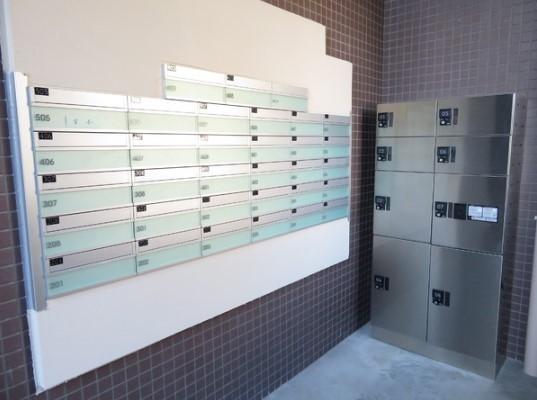川西市南花屋敷４丁目のマンション