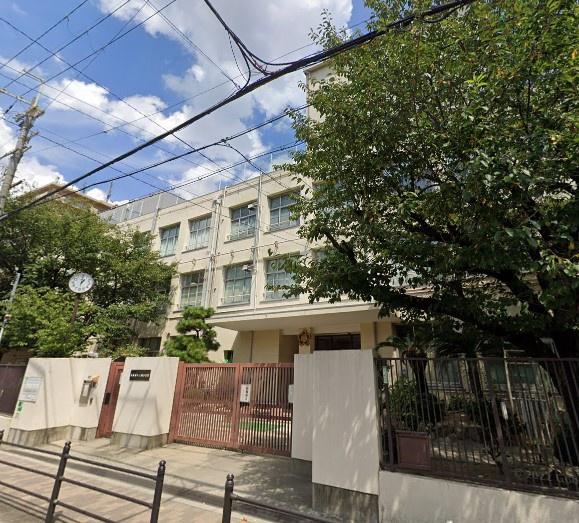 大阪市淀川区三国本町2丁目のマンション(大阪市立三国小学校)