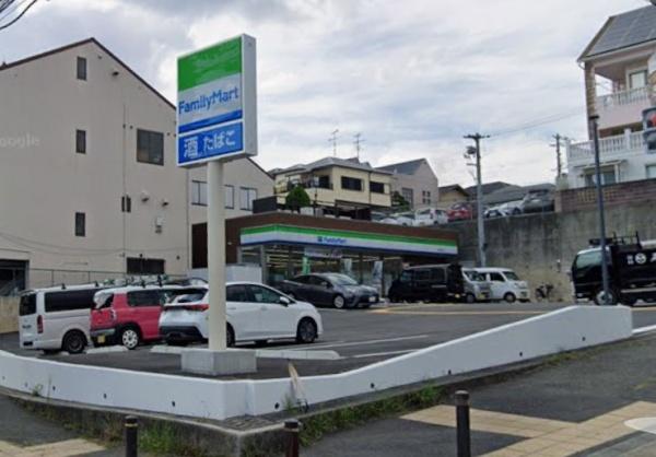 川西市萩原台西２丁目の貸家(ファミリーマート川西萩原台店)