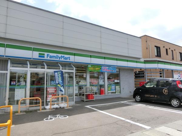 FEELMATSUMORI(ファミリーマート　青森桜川店)